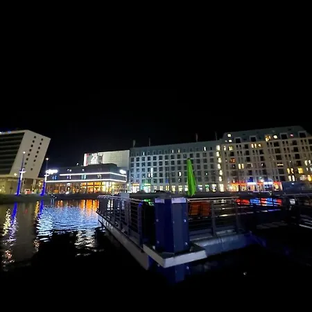 Schoenes Haus In Der Sailing City *